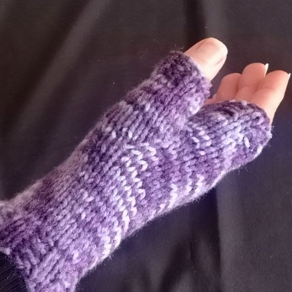 new Handmade Knit Fingerless Gloves Mittens Arm Warmers Glovelets Purple Tones - Picture 2 of 7